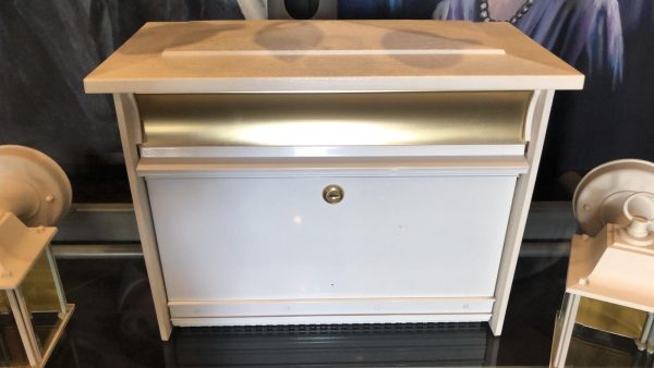 Hidden Camera in Mailbox